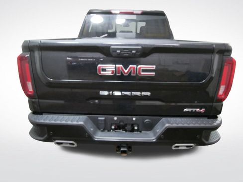 Used 2024 GMC Sierra 1500 AT4 w/ AT4 Premium Package AWD/4WD image 4