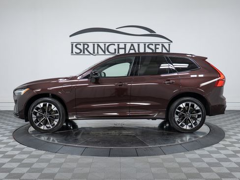 New 2026 Volvo XC60 T8 Plus w/ Climate Package AWD/4WD image 8