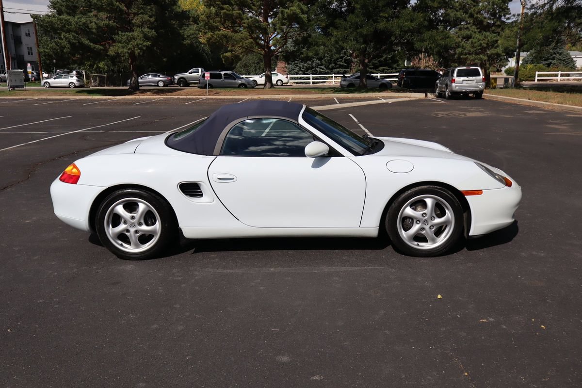 Used 1999 Porsche Boxster RWD image 16