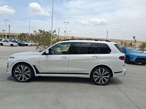 New 2027 BMW X7 xDrive40i w/ Executive Package AWD/4WD image 3
