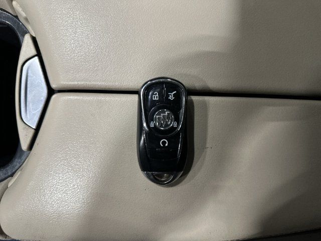 Used 2018 Buick Envision Essence FWD image 33
