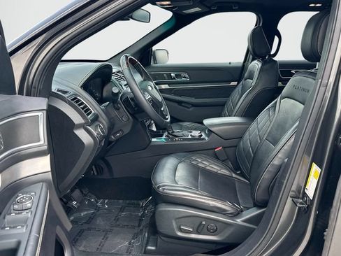 Used 2019 Ford Explorer Platinum AWD/4WD image 16