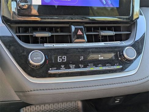 Used 2023 Toyota Corolla SE image 24