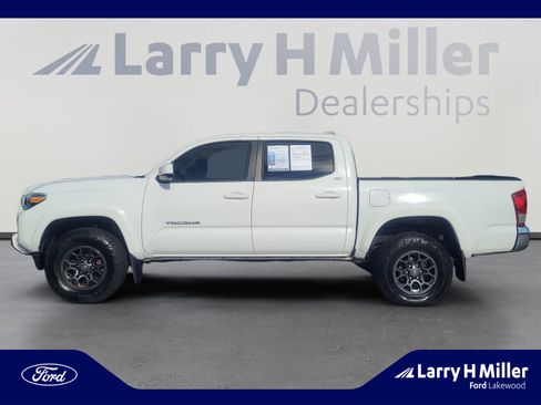 Used 2018 Toyota Tacoma SR5 image 2