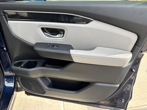 Certified 2025 Honda Pilot Elite image 27