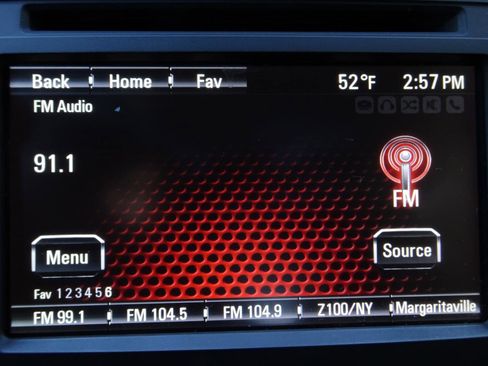 Used 2015 GMC Acadia SLE image 23