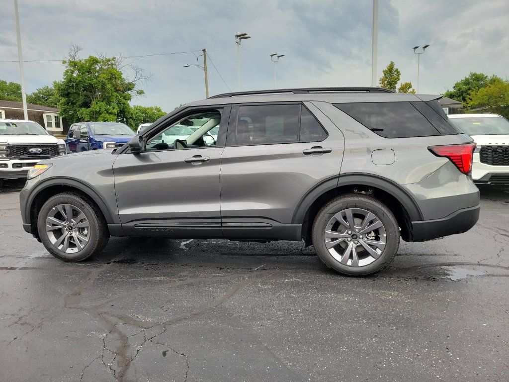 New 2026 Ford Explorer Active w/ Active Comfort Package AWD/4WD image 7