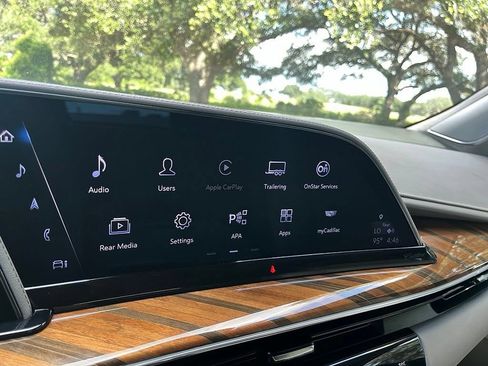Used 2024 Cadillac Escalade ESV Premium Luxury Platinum AWD/4WD image 21