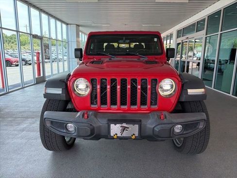 Used 2021 Jeep Gladiator Rubicon AWD/4WD image 2