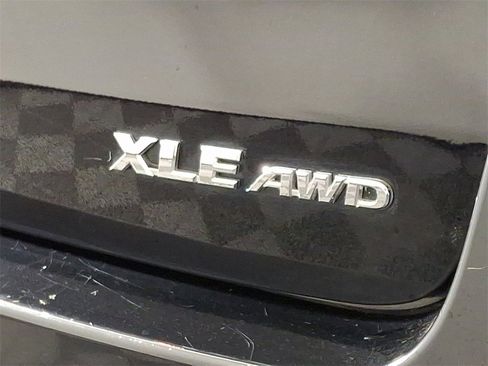 Used 2014 Toyota Highlander XLE image 31