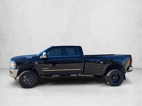 Used 2024 RAM 3500 Limited image 9