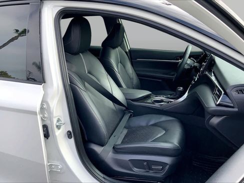Used 2023 Toyota Camry XSE FWD image 8