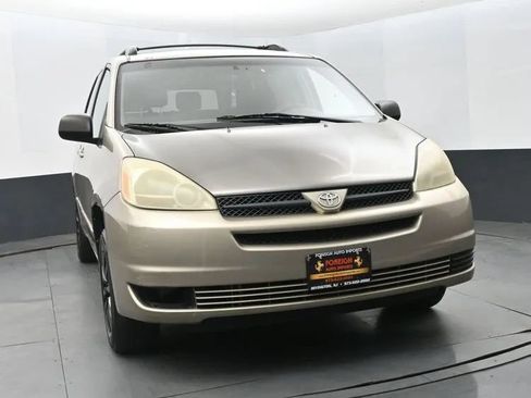 Used 2004 Toyota Sienna LE FWD image 3