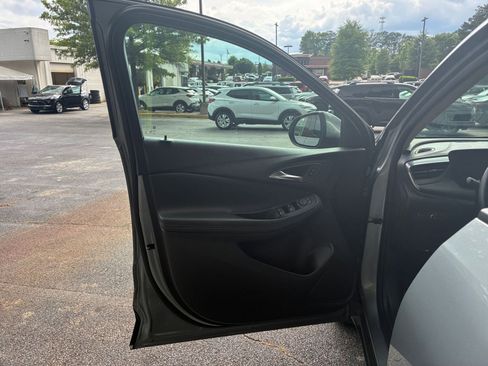 Used 2025 Buick Encore GX Preferred FWD image 18