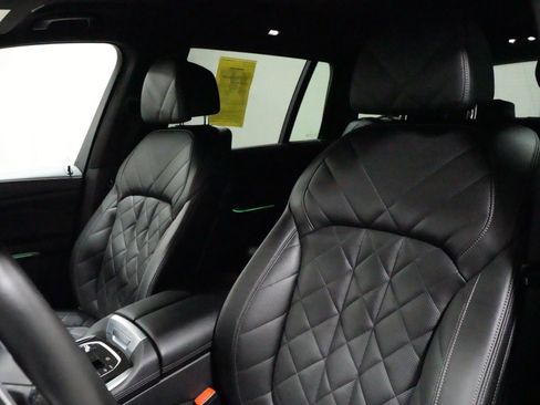 Used 2024 BMW X7 xDrive40i w/ Executive Package image 4