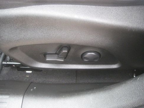 Used 2022 Jeep Renegade Limited AWD/4WD image 15