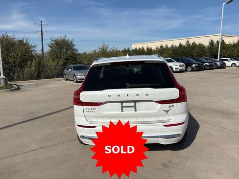 Certified 2023 Volvo XC60 B5 Ultimate w/ Climate Package image 6
