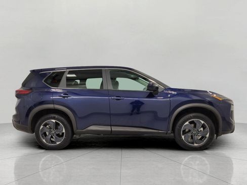 Used 2025 Nissan Rogue SV image 5