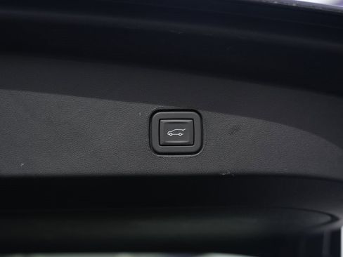 Used 2024 Cadillac Lyriq Luxury image 16