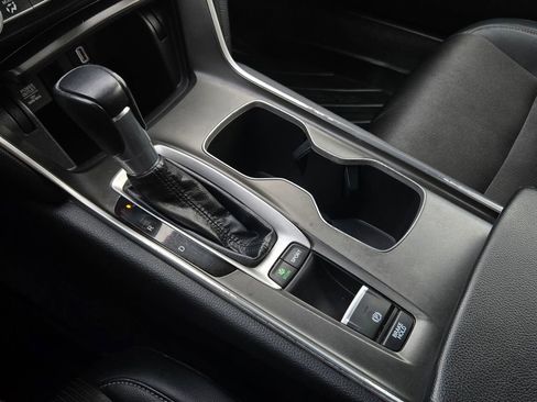 Used 2018 Honda Accord Sport image 18