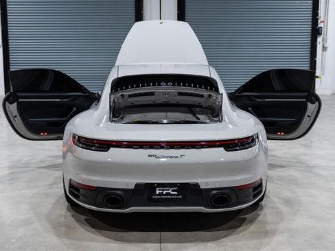 Used 2024 Porsche 911 Carrera T RWD image 40