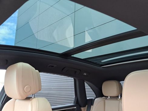 Certified 2021 Porsche Macan image 37