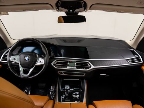 Used 2022 BMW X7 xDrive40i w/ Executive Package image 11