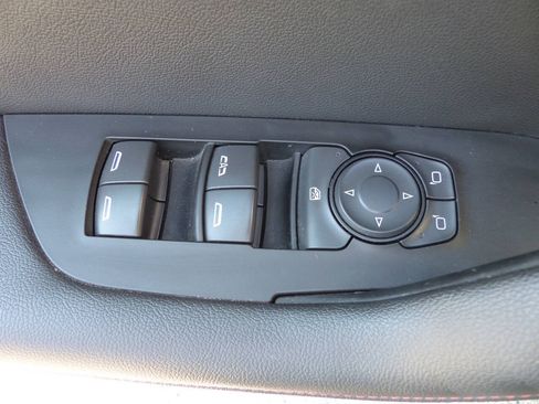 Used 2025 Chevrolet Blazer RS FWD image 21