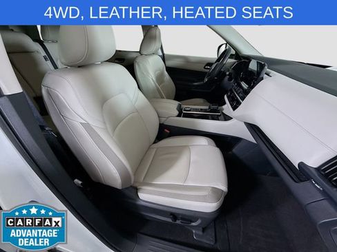 Used 2022 Nissan Pathfinder SL AWD/4WD image 28