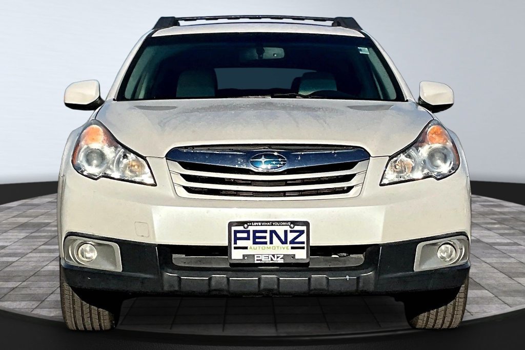 Used 2011 Subaru Outback 2.5i Premium AWD/4WD image 2