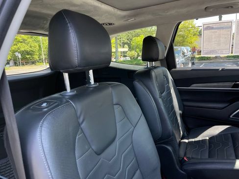 Used 2022 Kia Telluride SX w/ SX Prestige Package AWD/4WD image 36
