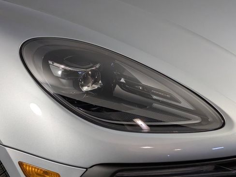 New 2026 Porsche Macan image 15