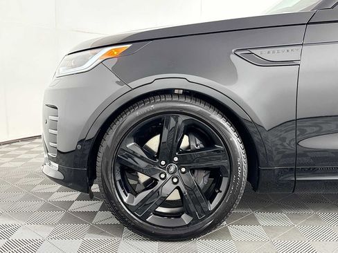 New 2025 Land Rover Discovery Dynamic SE image 29