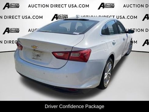 Used 2018 Chevrolet Malibu LT w/ Driver Confidence Package FWD image 5