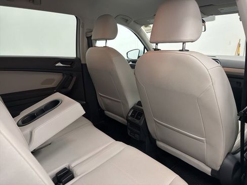 Used 2018 Volkswagen Tiguan SE FWD image 28