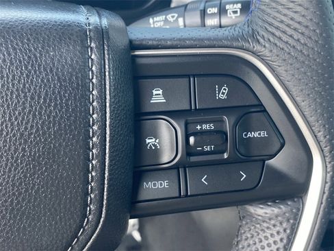 Certified 2025 Toyota Sequoia Platinum image 25