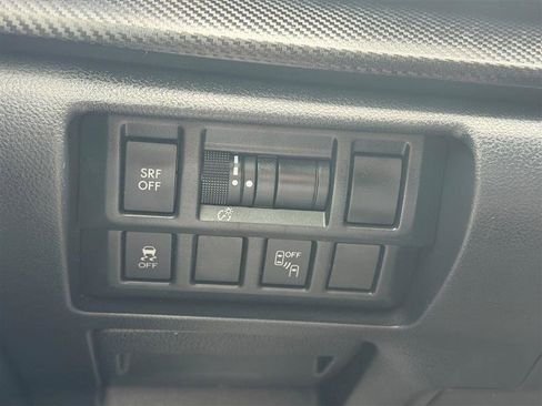 Used 2019 Subaru Crosstrek 2.0i Premium w/ Eyesight System image 36