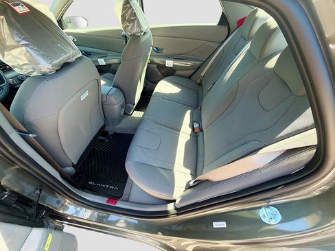 New 2026 Hyundai Elantra SE image 19