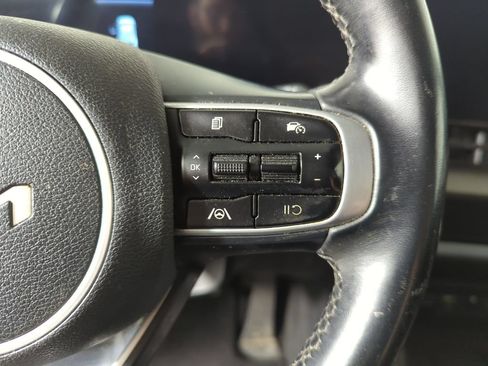 Used 2024 Kia Sportage EX FWD image 28