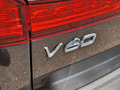 Used 2025 Volvo V60 B5 Cross Country Plus AWD/4WD image 31