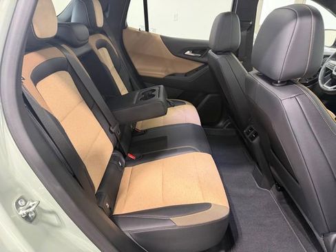 Used 2025 Chevrolet Equinox ACTIV w/ Safety and Technology Package AWD/4WD image 22