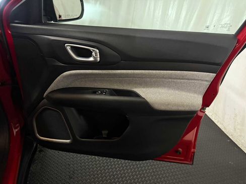 Certified 2023 Jeep Compass Latitude image 28