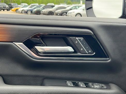 Used 2025 GMC Yukon Denali image 10