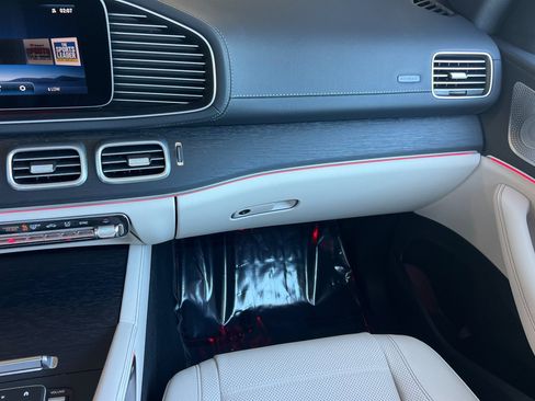 Used 2026 Mercedes-Benz GLS 580 4MATIC image 33