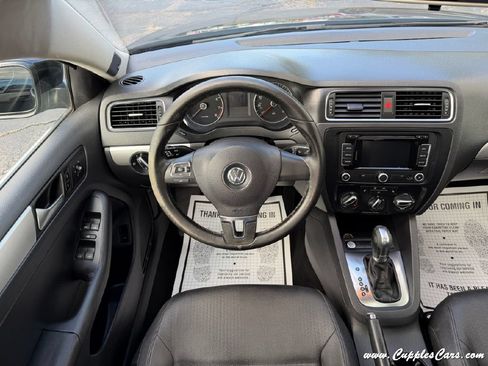 Used 2012 Volkswagen Jetta SEL FWD image 15