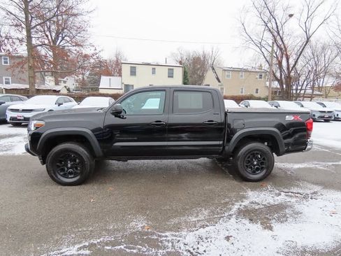 Used 2023 Toyota Tacoma SR5 image 3