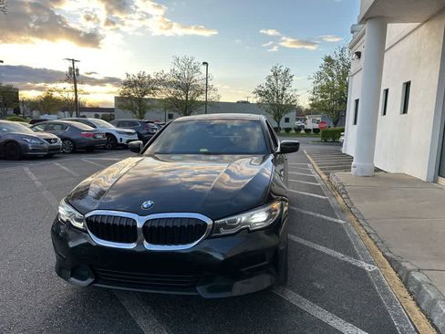 Used 2021 BMW 330e xDrive w/ Premium Package AWD/4WD image 4
