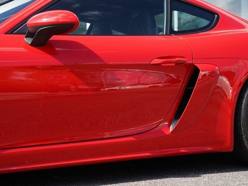 Used 2023 Porsche 718 Cayman GT4 RWD image 9