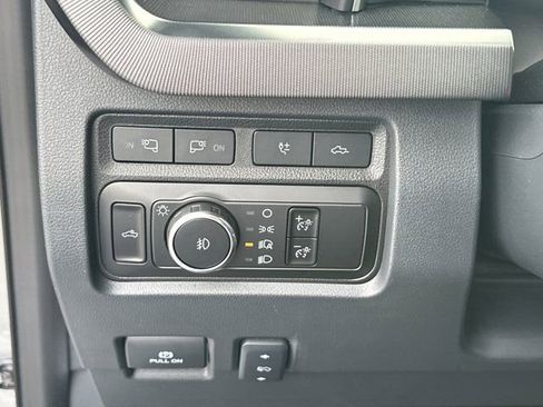 Used 2024 Ford F350 Platinum w/ Tremor Off-Road Package image 29