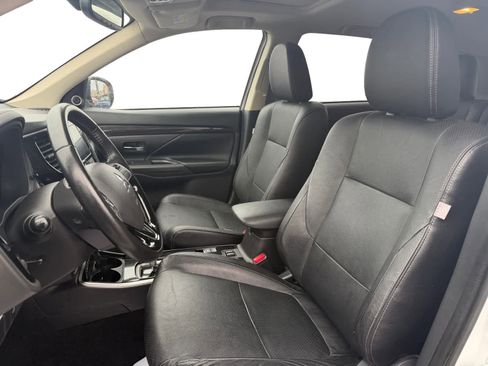 Used 2018 Mitsubishi Outlander SEL image 10